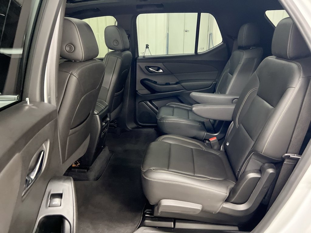 Used 2023 Chevrolet Traverse LT w/ LT Premium Package AWD/4WD image 24