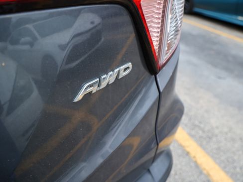 Used 2018 Honda HR-V EX image 23