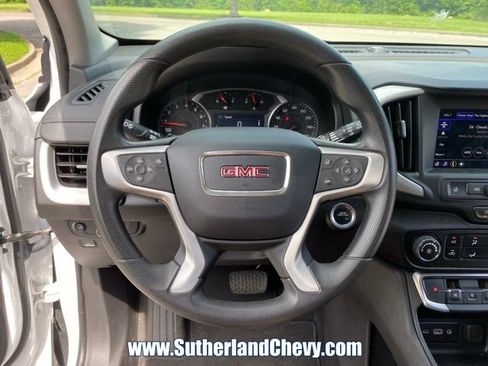 Used 2024 GMC Terrain SLE AWD/4WD image 20