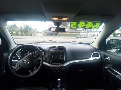 Used 2012 Dodge Journey SE image 8