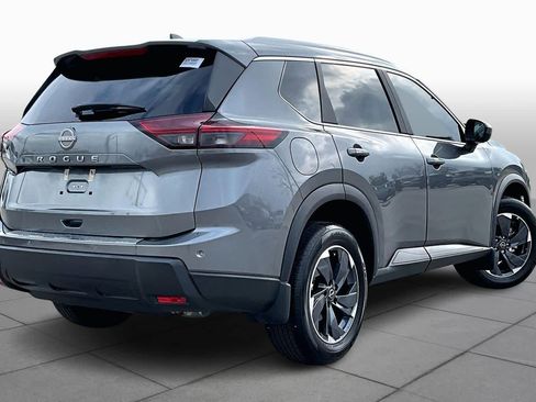 Used 2025 Nissan Rogue SV w/ SV Premium Package image 13