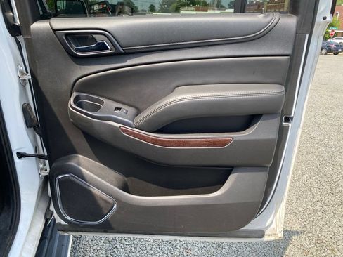 Used 2017 GMC Yukon XL SLT AWD/4WD image 20