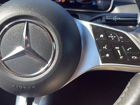 Used 2025 Mercedes-Benz C 300 Sedan image 15