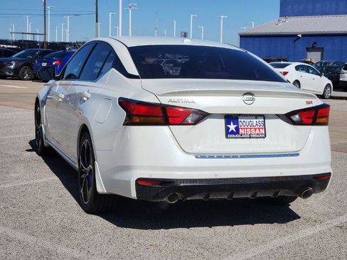 Certified 2023 Nissan Altima 2.5 SR w/ SR Premium Package FWD image 4
