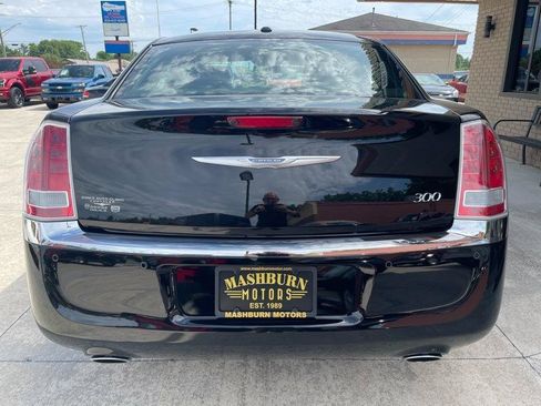Used 2012 Chrysler 300 Limited w/ Luxury Group RWD image 12