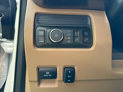 New 2025 Ford F250 Lariat w/ Lariat Ultimate Package image 24