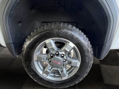 Certified 2025 GMC Sierra 2500 SLT w/ SLT Premium Package image 10