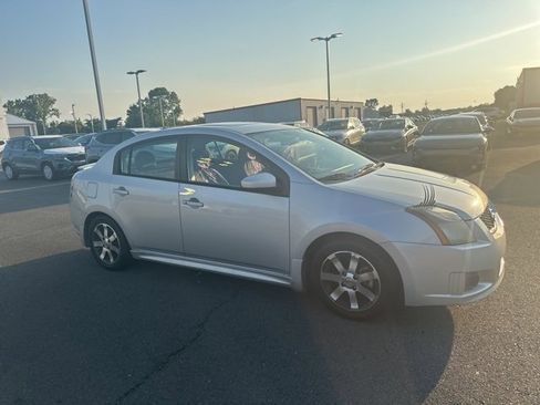 Used 2012 Nissan Sentra 2.0 SR w/ Special Edition Pkg image 3
