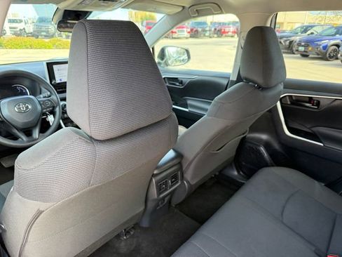 Used 2025 Toyota RAV4 LE image 27