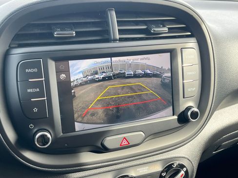 Used 2025 Kia Soul LX w/ LX Technology Package image 22