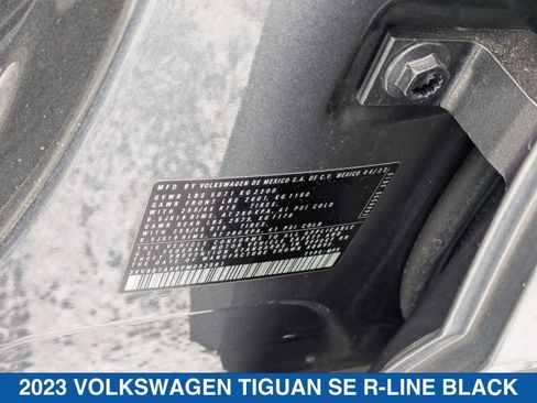 Used 2023 Volkswagen Tiguan SE R-Line image 39
