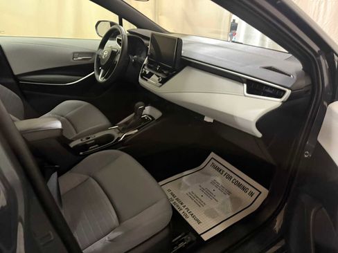 Certified 2025 Toyota Corolla SE image 27