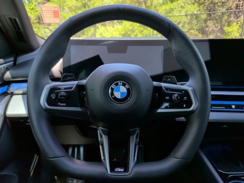 Certified 2024 BMW 540i xDrive w/ Executive Package image 21