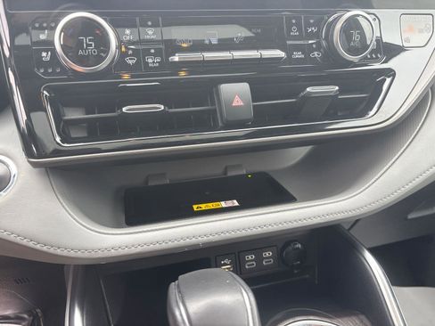 Used 2023 Toyota Highlander Limited image 27