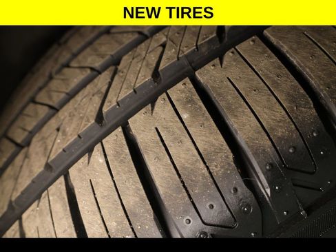 Used 2020 Ford Explorer Platinum w/ Premium Technology Package image 6