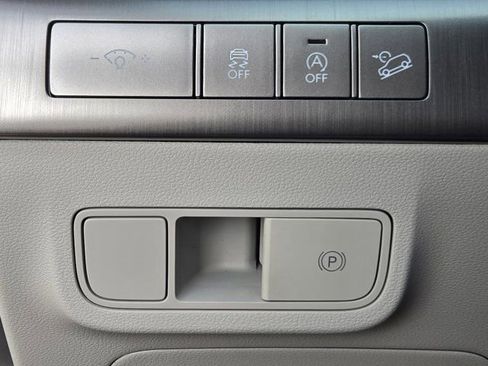 Certified 2026 Hyundai Kona SE FWD image 22