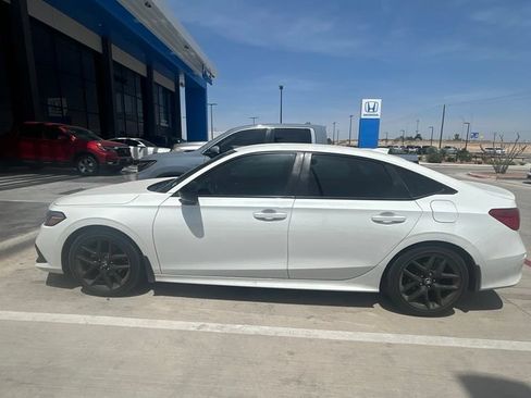 Used 2024 Honda Civic Sport image 3