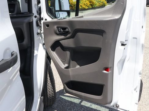 Used 2023 Ford E-Transit Medium Roof RWD image 39
