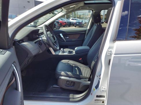 Certified 2025 Land Rover Discovery Sport S image 9