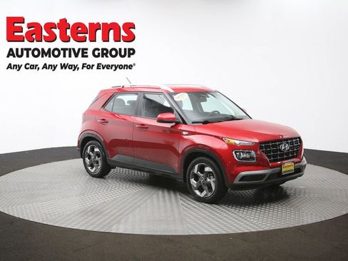 Used 2023 Hyundai Venue Limited image 50