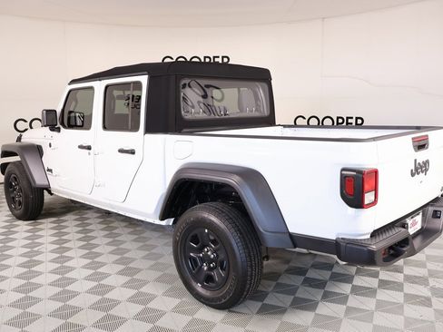 Used 2024 Jeep Gladiator Sport image 21