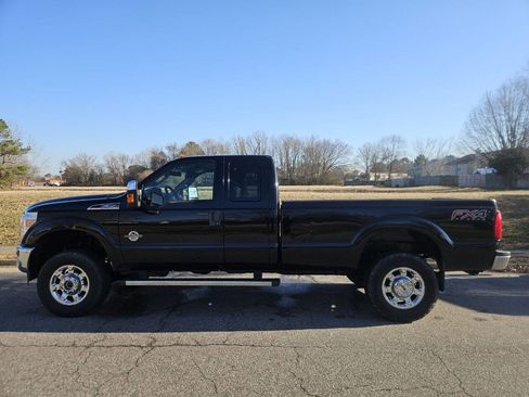 Used 2016 Ford F350 XLT w/ XLT Premium Package image 2