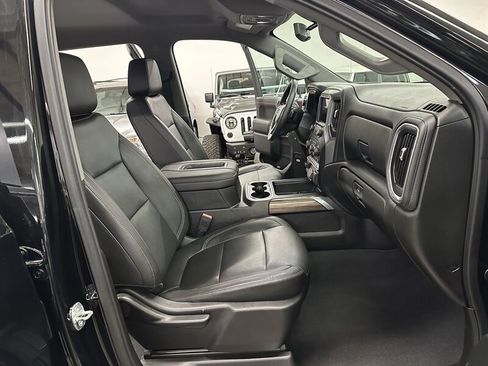 Used 2019 Chevrolet Silverado 1500 LT Trail Boss AWD/4WD image 19