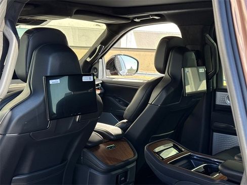New 2025 Lincoln Navigator Black Label image 26