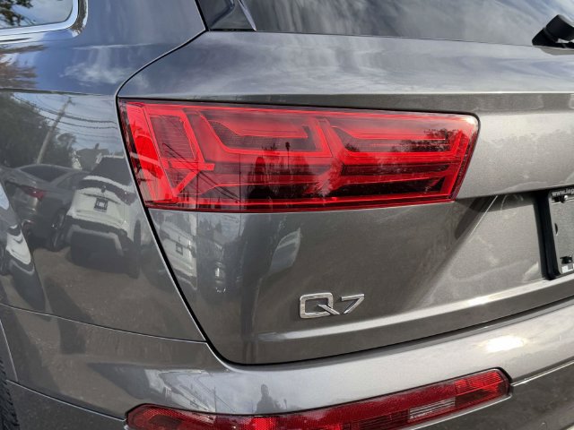Used 2019 Audi Q7 3.0T Premium Plus w/ Premium Plus Package AWD/4WD image 5