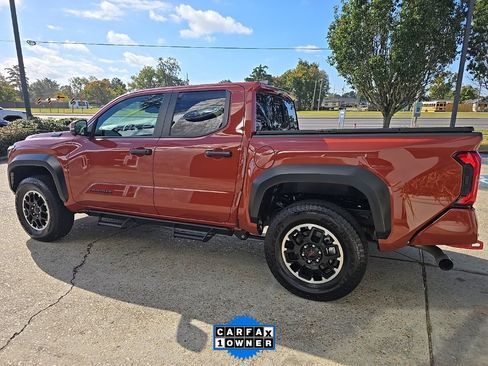 Used 2025 Toyota Tacoma TRD Sport image 19