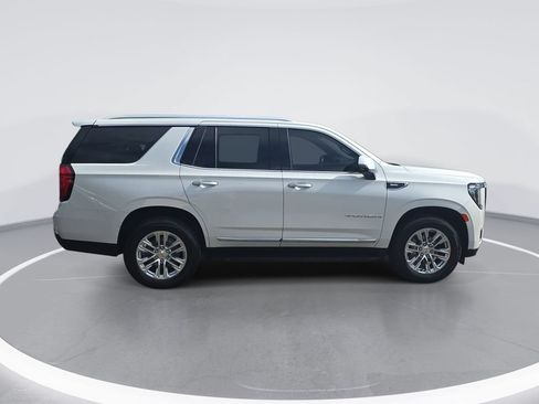 Certified 2022 GMC Yukon SLT w/ SLT Luxury Package AWD/4WD image 2