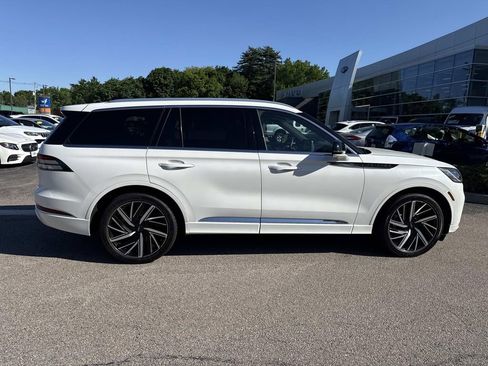 Used 2025 Lincoln Aviator Black Label AWD/4WD image 8