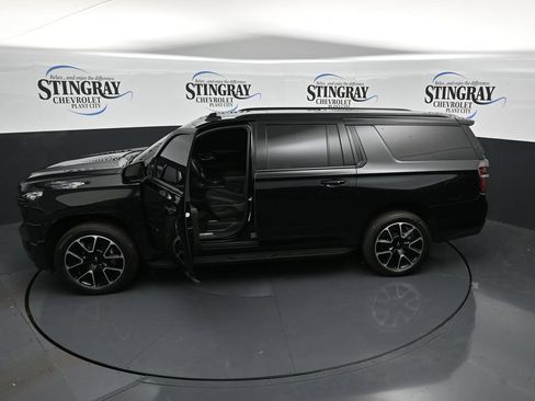 Used 2024 Chevrolet Suburban RST w/ Luxury Package RWD image 21