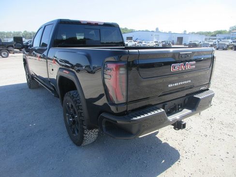 New 2026 GMC Sierra 2500 AT4 w/ AT4 Premium Plus Package AWD/4WD image 9
