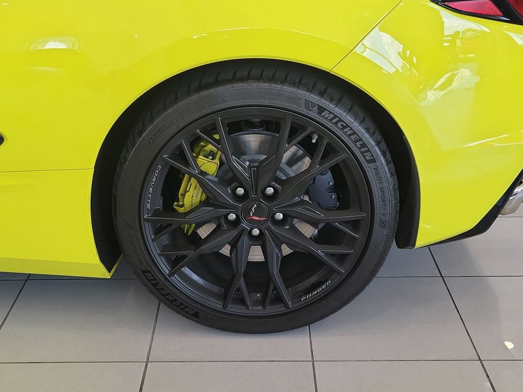 Used 2024 Chevrolet Corvette Stingray Preferred Conv w/ Z51 Performance Package RWD image 15
