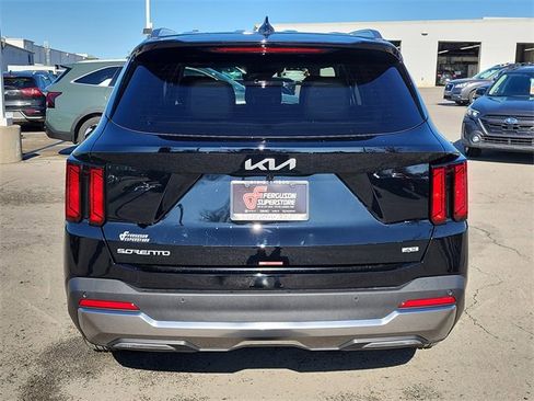 New 2026 Kia Sorento S image 4