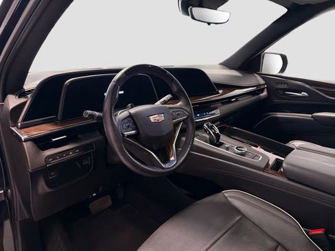 Certified 2023 Cadillac Escalade Premium Luxury AWD/4WD image 8