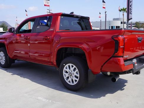 Certified 2026 Toyota Tacoma SR5 AWD/4WD image 5