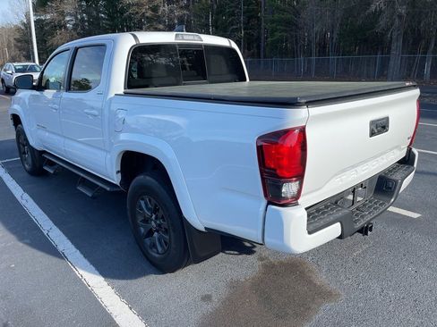 Used 2023 Toyota Tacoma SR5 w/ Technology Package image 8