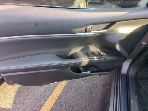 Used 2023 Toyota Camry XSE FWD image 8