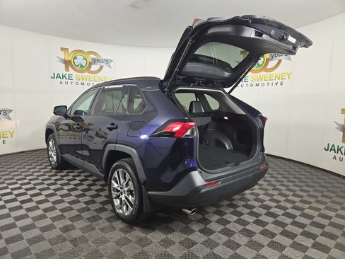 Used 2021 Toyota RAV4 XLE Premium AWD/4WD image 33