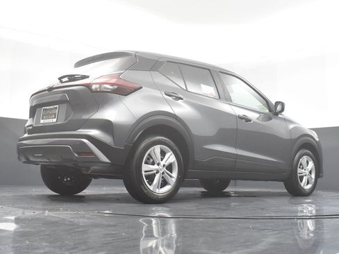 New 2025 Nissan Kicks Play S image 27