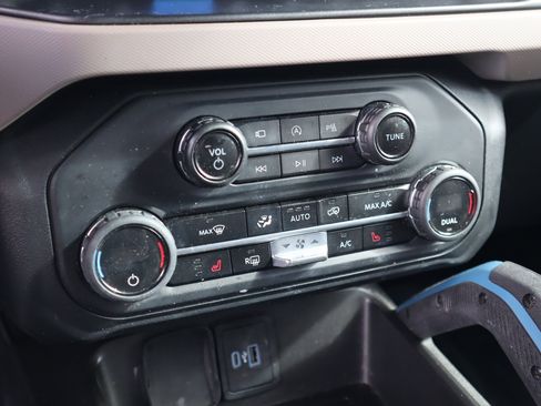 Used 2023 Ford Bronco Wildtrak image 27