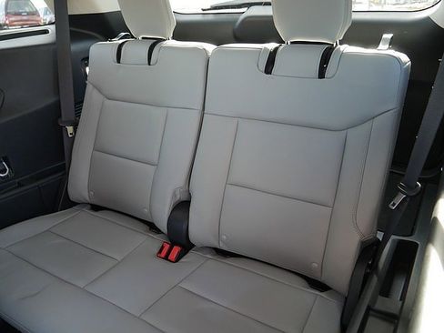 Used 2025 Ford Explorer Active w/ Active Comfort Package image 17