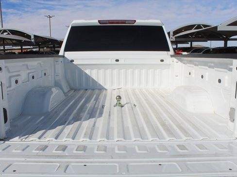 Used 2022 Chevrolet Silverado 2500 Custom w/ Custom Convenience Package image 5