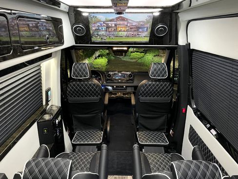 Used 2022 Mercedes-Benz Sprinter 2500 image 28