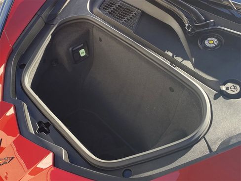 Used 2021 Chevrolet Corvette Stingray Premium Cpe w/ Z51 Performance Package image 29