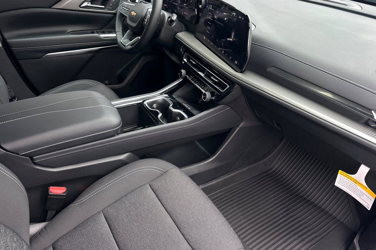New 2026 Chevrolet Traverse LT w/ LPO, Floor Liner Package FWD image 17