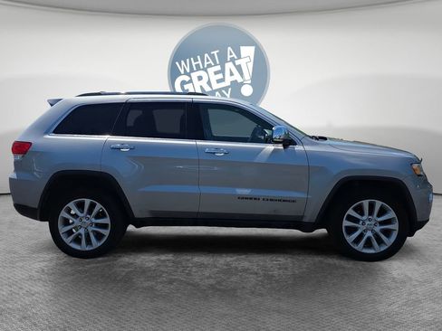 Used 2017 Jeep Grand Cherokee Limited AWD/4WD image 2