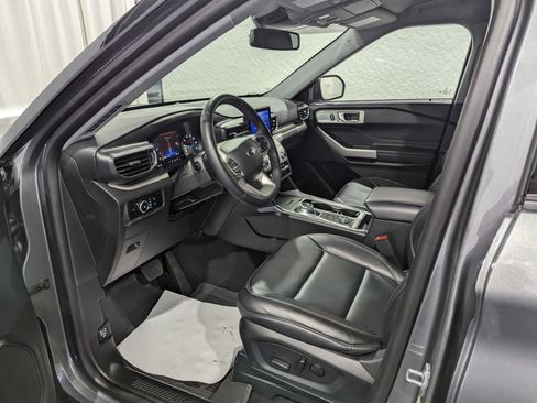 Used 2023 Ford Explorer XLT w/ Equipment Group 202A image 16